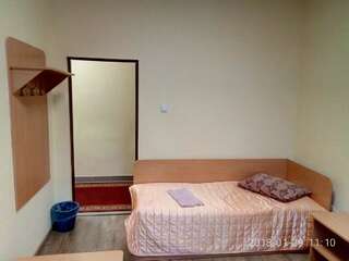 Хостелы Hostel AC 1 Ужгород Трехместный номер эконом-класса-6