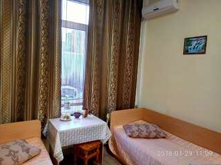 Хостелы Hostel AC 1 Ужгород Трехместный номер эконом-класса-7