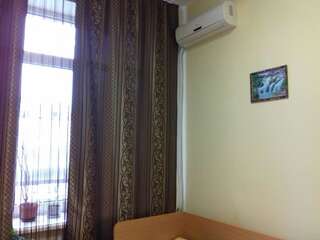 Хостелы Hostel AC 1 Ужгород Стандартный двухместный номер с 2 отдельными кроватями-11