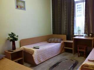 Хостелы Hostel AC 1 Ужгород Трехместный номер эконом-класса-9